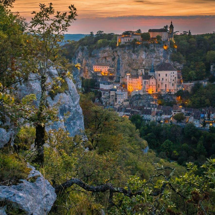 Maison Pierre Loti, Gite Historique Et Spacieux En Vallee De La Dordogne 布里特努 外观 照片